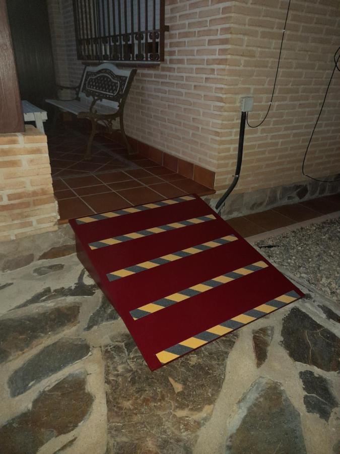 Vivencias Casa Rural Para 10 Personas Camunas Exterior photo